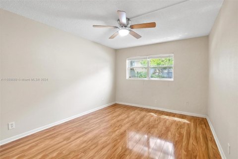 Condo in Deerfield Beach, Florida, 1 bedroom  № 1357028 - photo 8