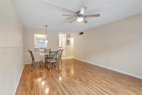 Condo in Deerfield Beach, Florida, 1 bedroom  № 1357028 - photo 3