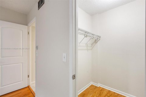 Condo in Deerfield Beach, Florida, 1 bedroom  № 1357028 - photo 10