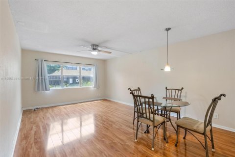 Condo in Deerfield Beach, Florida, 1 bedroom  № 1357028 - photo 1