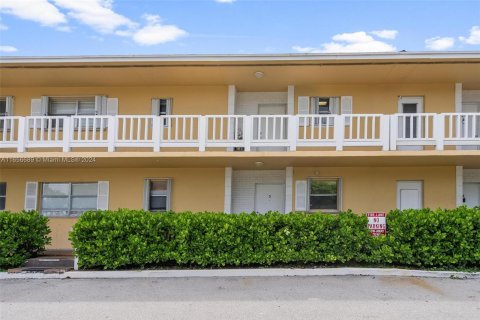 Condo in Deerfield Beach, Florida, 1 bedroom  № 1357028 - photo 13