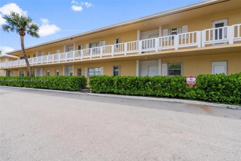 Condominio en venta en Deerfield Beach, Florida, 1 dormitorio, 60.39 m2 № 1357028 - foto 12