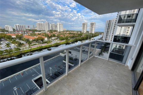 Condo in Aventura, Florida, 2 bedrooms  № 1357127 - photo 12