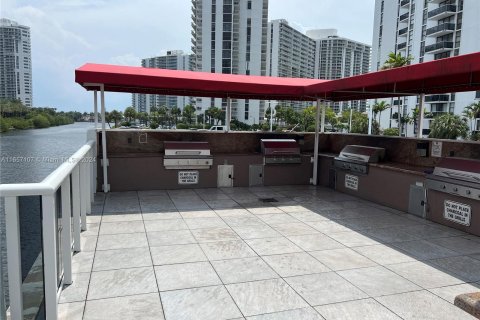 Condo in Aventura, Florida, 2 bedrooms  № 1357127 - photo 20