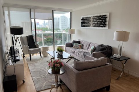 Condo in Aventura, Florida, 2 bedrooms  № 1357127 - photo 9