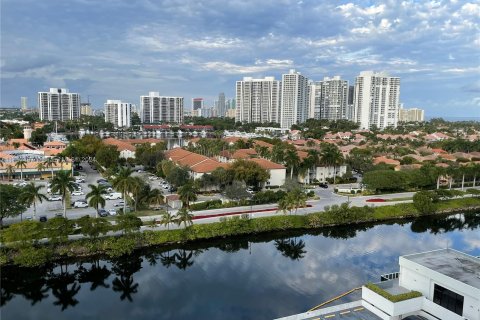 Condo in Aventura, Florida, 2 bedrooms  № 1357127 - photo 1