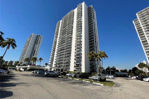 Condo in Aventura, Florida, 2 bedrooms  № 1357127 - photo 2