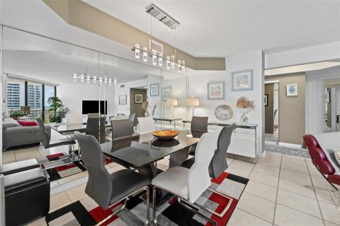 Copropriété à vendre à Aventura, Floride: 2 chambres, 110.27 m2 № 1180021 - photo 7