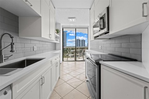 Copropriété à vendre à Aventura, Floride: 2 chambres, 110.27 m2 № 1180021 - photo 10