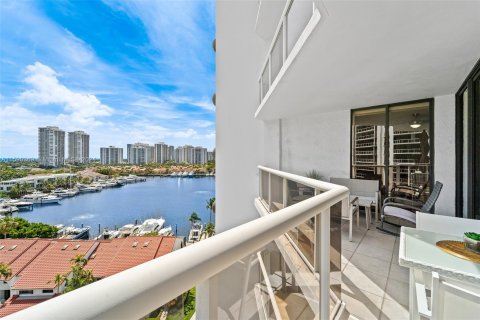 Condo in Aventura, Florida, 2 bedrooms  № 1180021 - photo 2