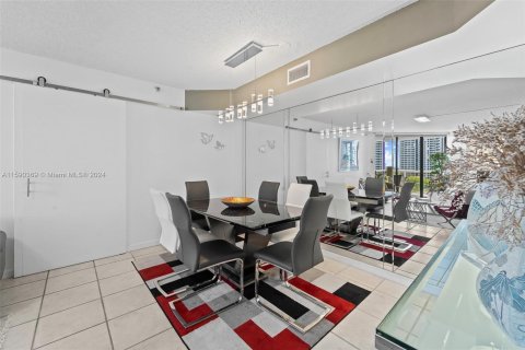 Copropriété à vendre à Aventura, Floride: 2 chambres, 110.27 m2 № 1180021 - photo 8