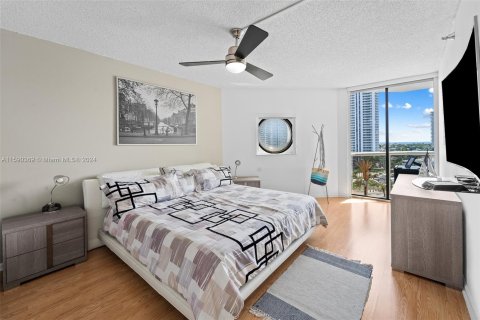 Condo in Aventura, Florida, 2 bedrooms  № 1180021 - photo 13