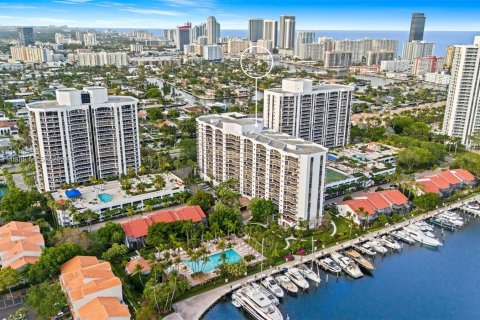 Condo in Aventura, Florida, 2 bedrooms  № 1180021 - photo 29