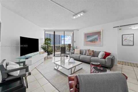 Condo in Aventura, Florida, 2 bedrooms  № 1180021 - photo 4