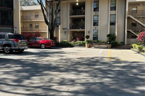 Condominio en venta en Tamarac, Florida, 2 dormitorios, 95.04 m2 № 1310999 - foto 1