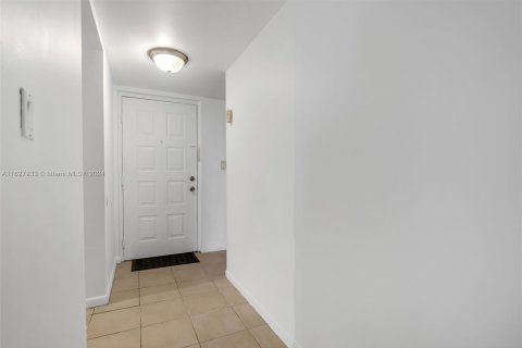 Condominio en venta en Plantation, Florida, 1 dormitorio, 70.98 m2 № 1282083 - foto 22