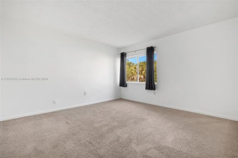 Condo in Plantation, Florida, 1 bedroom  № 1282083 - photo 6