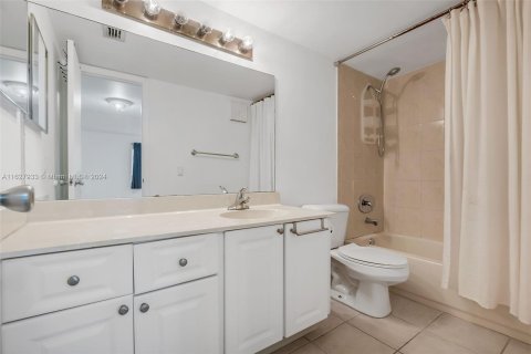 Condo in Plantation, Florida, 1 bedroom  № 1282083 - photo 9