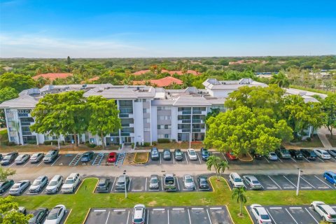 Copropriété à vendre à Plantation, Floride: 1 chambre, 70.98 m2 № 1282083 - photo 1