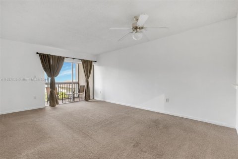 Condo in Plantation, Florida, 1 bedroom  № 1282083 - photo 10