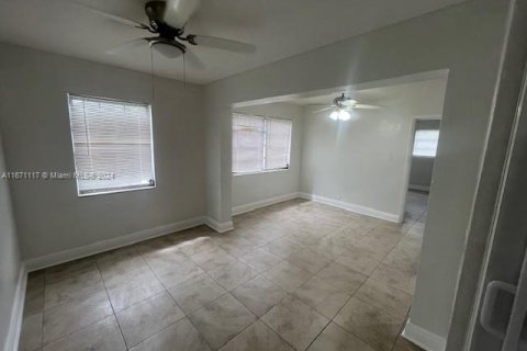 Casa en venta en Miami, Florida, 4 dormitorios, 173.08 m2 № 1391528 - foto 21