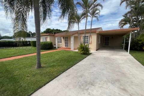 Casa en venta en Miami, Florida, 4 dormitorios, 173.08 m2 № 1391528 - foto 1