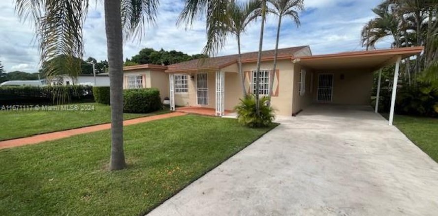 Villa ou maison à Miami, Floride 4 chambres, 173.08 m2 № 1391528