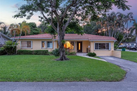 Villa ou maison à vendre à Miami, Floride: 3 chambres, 187.29 m2 № 1391501 - photo 1