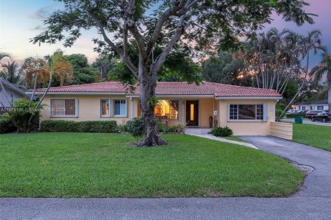 House in Miami, Florida 3 bedrooms, 187.29 sq.m. № 1391501 - photo 20