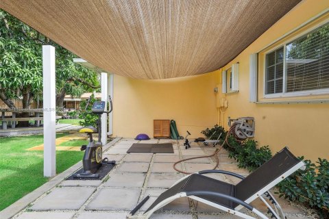 Casa en venta en Miami, Florida, 3 dormitorios, 187.29 m2 № 1391501 - foto 28