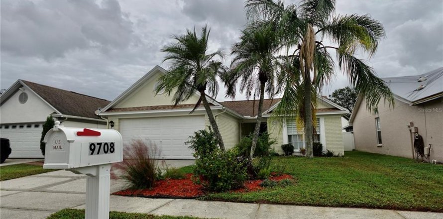 House in Tampa, Florida 3 bedrooms, 115.94 sq.m. № 1436710