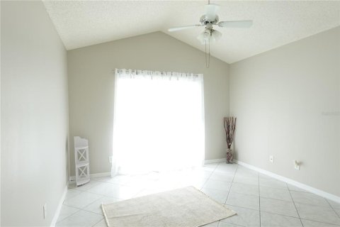 House in Tampa, Florida 3 bedrooms, 115.94 sq.m. № 1436710 - photo 25