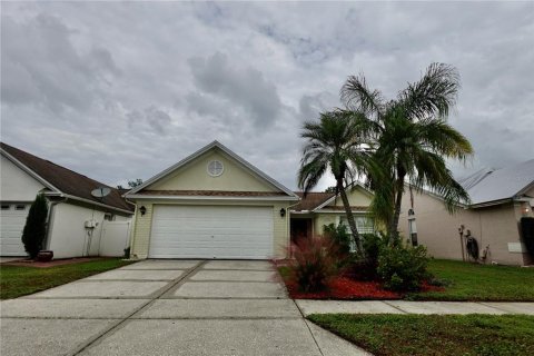 House in Tampa, Florida 3 bedrooms, 115.94 sq.m. № 1436710 - photo 2