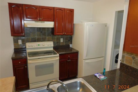 Condo in Kissimmee, Florida, 2 bedrooms  № 1436709 - photo 7