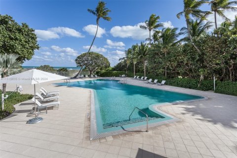 Condominio en venta en Key Biscayne, Florida, 1 dormitorio, 116.96 m2 № 940668 - foto 18