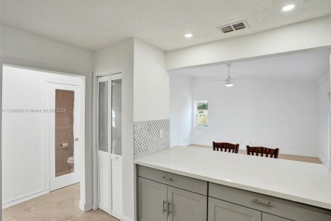 Casa en venta en Sunrise, Florida, 3 dormitorios, 176.33 m2 № 1015924 - foto 10