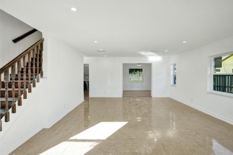 Casa en venta en Sunrise, Florida, 3 dormitorios, 176.33 m2 № 1015924 - foto 4