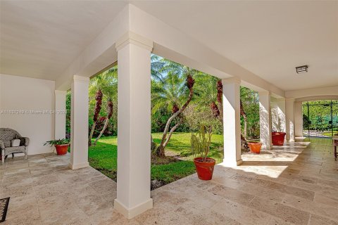 House in Miami Beach, Florida 4 bedrooms, 517 sq.m. № 1309695 - photo 13