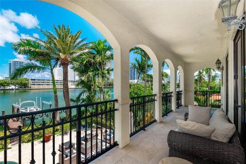 Casa en venta en Miami Beach, Florida, 4 dormitorios, 517 m2 № 1309695 - foto 24