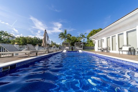 Villa ou maison à vendre à Golden Beach, Floride: 7 chambres, 426.98 m2 № 1269404 - photo 9