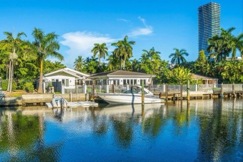 Casa en venta en Golden Beach, Florida, 7 dormitorios, 426.98 m2 № 1269404 - foto 3