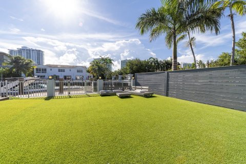 Villa ou maison à vendre à Golden Beach, Floride: 7 chambres, 426.98 m2 № 1269404 - photo 8