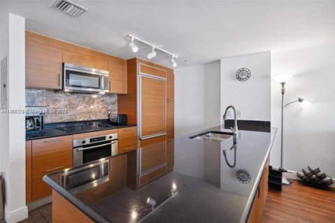 Condo in Miami, Florida, 2 bedrooms  № 779357 - photo 4