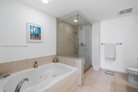 Copropriété à vendre à Miami, Floride: 2 chambres, 116.69 m2 № 779357 - photo 21