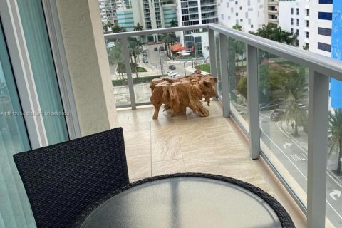 Condominio en venta en Miami, Florida, 2 dormitorios, 111.48 m2 № 1234611 - foto 2