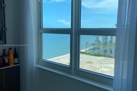 Copropriété à vendre à Miami, Floride: 2 chambres, 111.48 m2 № 1234611 - photo 18