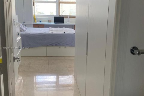 Copropriété à vendre à Miami, Floride: 2 chambres, 111.48 m2 № 1234611 - photo 11