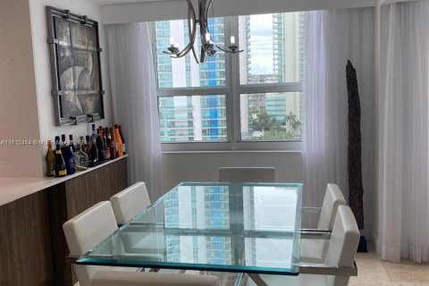 Copropriété à vendre à Miami, Floride: 2 chambres, 111.48 m2 № 1234611 - photo 4