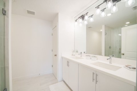 Adosado en venta en Davenport, Florida, 3 habitaciones, 154 m2 № 302547 - foto 2