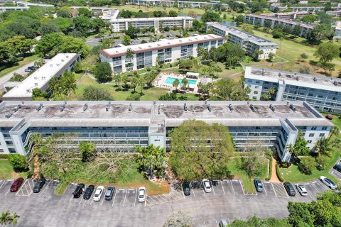 Condominio en venta en Coconut Creek, Florida, 2 dormitorios, 107.4 m2 № 1170992 - foto 24